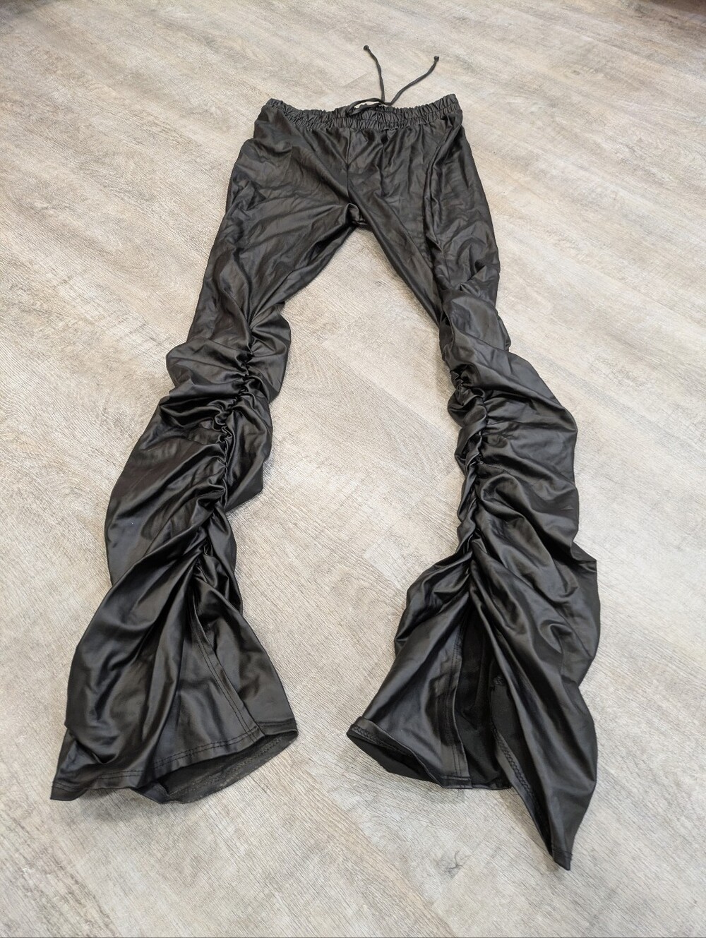 JW Signature Black Faux Leather Ruched Stacked Pants